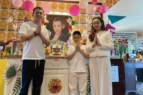 Vy Oanh đưa con trai đến thăm cố ca sĩ Phi Nhung, tiết lộ kỉ niệm quá khứ ít ai biết