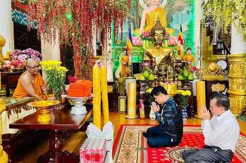 Cần Thơ: Tổng Lãnh sự Vương quốc Campuchia tại TP.HCM thăm chùa Pitu Khôsa Răngsây