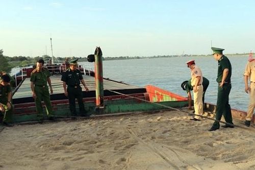 Dùng hóa đơn giả vận chuyển hàng nghìn m3 cát