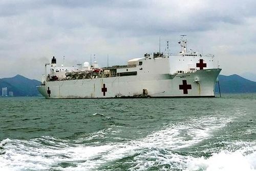Tàu Bệnh viện Hải Quân Hoa Kỳ đến Việt Nam