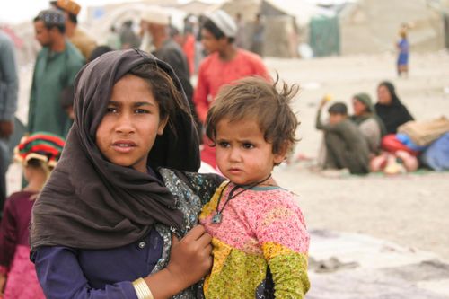 Không đủ tiền mua đồ ăn, hàng triệu người Afghanistan sống lay lắt