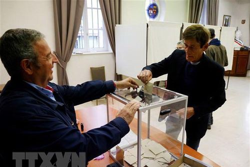 Bầu cử QH Pháp: Liên minh của Tổng thống Macron có nguy cơ thất thế