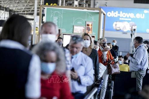 Đình công phản đối giá sinh hoạt tăng cao làm tê liệt sân bay Brussels