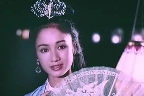 Đường tình duyên trắc trở của nữ diễn viên Việt sở hữu nhan sắc 'khuôn vàng thước ngọc' thập niên 90