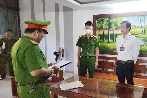 Khởi tố, bắt tạm giam Giám đốc CDC Đà Nẵng Tôn Thất Thạnh