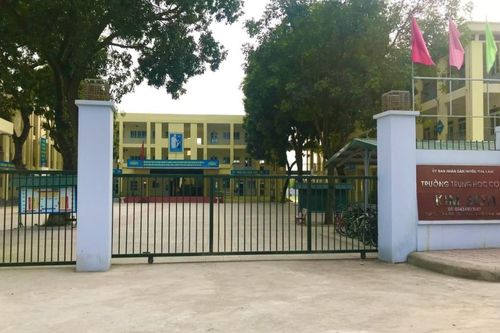 Thí sinh mất mẹ vì tai nạn giao thông trong ngày thi vào lớp 10 tại Hà Nội