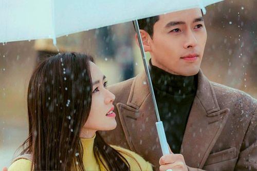 Nam thần che mưa cho Son Ye Jin: Hyun Bin - Jung Hae In vẫn chưa hot bằng huyền thoại này