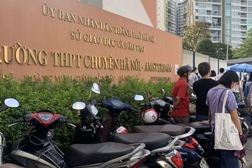 Hà Nội: Gần 12.000 thí sinh tiếp tục thi tuyển giành suất vào 4 trường chuyên