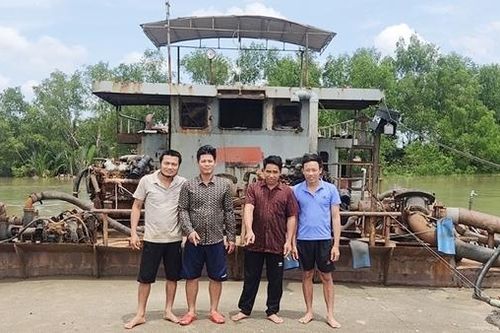 Lực lượng Công an phối hợp đánh mạnh 'cát tặc' trên sông, biển