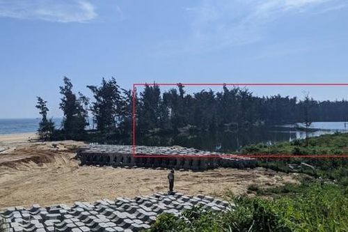 Dân lo ảnh hưởng nguồn lợi thủy sản vì bãi thải đổ chất nạo vét