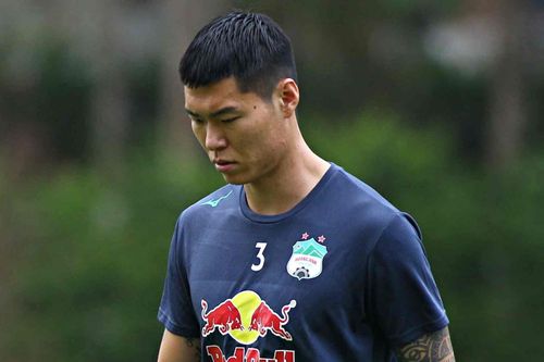 Vì sao cựu trung vệ HAGL chưa nhập ngũ