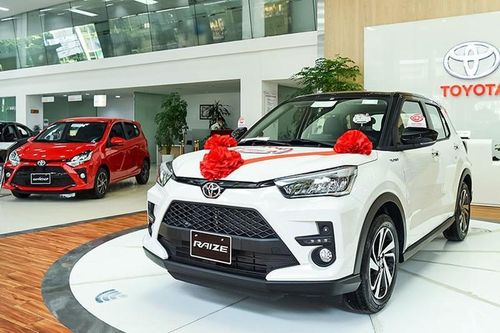 Mua ô tô hot, phải chờ năm sau mới được nhận xe