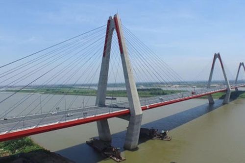 Hà Nội nên cho xe con đi vào làn BRT
