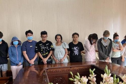 Bắt giữ nhóm đối tượng giả danh ngân hàng lừa đảo liên tỉnh