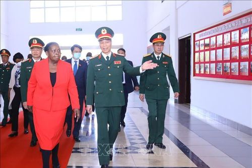Chủ tịch Quốc hội Mozambique thăm, làm việc tại Ủy ban quốc gia ứng phó sự cố thiên tai và tìm kiếm cứu nạn