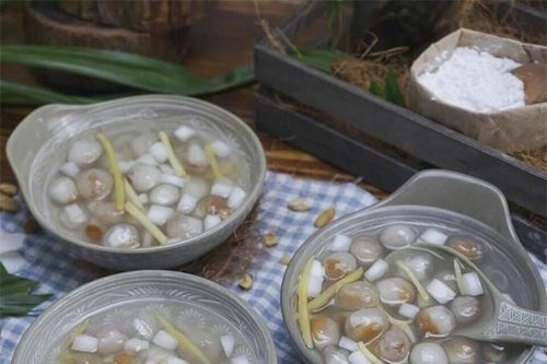 Cách người Huế sáng tạo với chè bột lọc, phiên bản heo quay gây nghiện bất ngờ