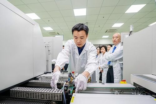 Đà Nẵng: Thu hút đầu tư vào lĩnh vực hàng không, vũ trụ, chế tạo robot, sản xuất chip