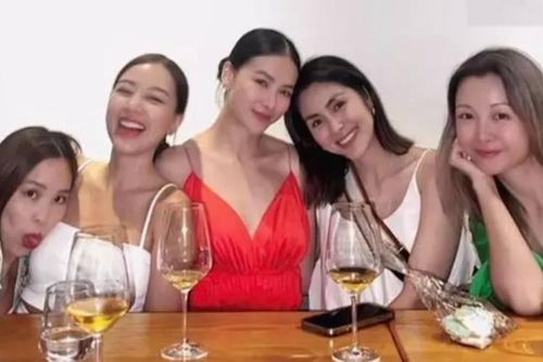 Hội bạn thân Vbiz: 'ngọc nữ màn ảnh' đọ sắc cùng hoa hậu Phương Khánh khoe visual 'một 9 một 10'