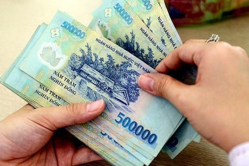Chị gái cho 20 triệu làm 'quỹ đen', tôi cầm tiền mà lo lắng