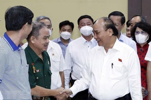 Hình ảnh Chủ tịch nước tiếp xúc cử tri quận 1, TP. Hồ Chí Minh