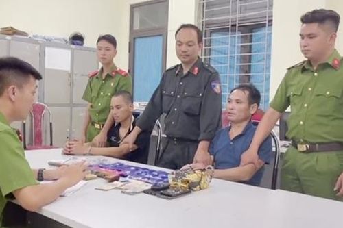 'Tóm gọn' 2 đối tượng vận chuyển ma túy mang theo súng