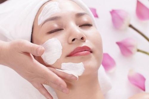 6 cách làm đẹp để trông trẻ hơn