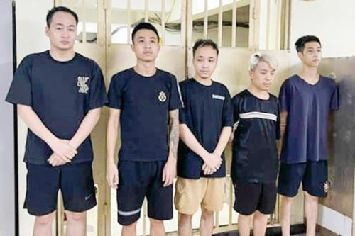 Khởi tố quản lý và nhóm nhân viên quán bar giữ người trái phép
