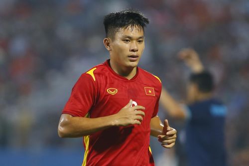 Hậu vệ Lê Văn Xuân phẫu thuật dây chằng, dự kiến trở lại trong năm 2023