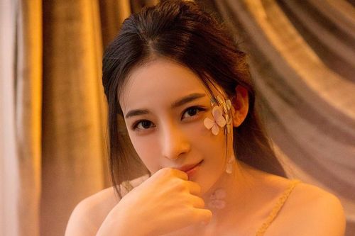 Thị phi của Chung Hân Đồng và Triệu Anh Tử