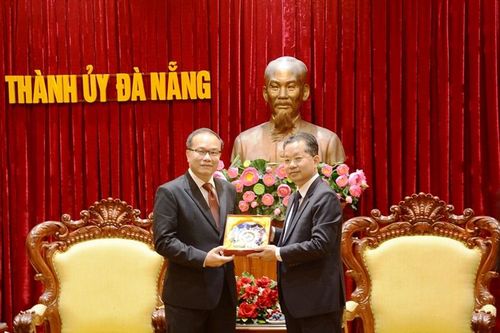 Lãnh đạo thành phố tiếp Tân Tổng lãnh sự Lào và phu nhân
