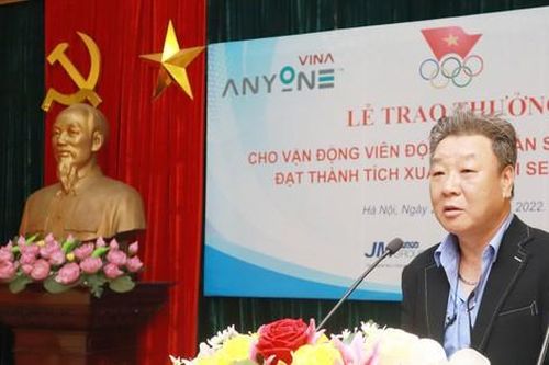 Trao thưởng các VĐV bắn súng tại SEA Games 31