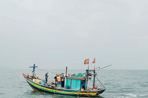 Nghệ An tuần tra, xử lý thêm 7 tàu cá vi phạm quy định về khai thác