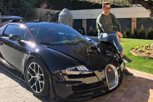 Vệ sĩ của Cristiano Ronaldo phá hỏng siêu xe Bugatti Veyron của ông chủ