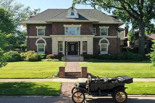 Ngôi nhà của Henry Ford được rao bán gần 1 triệu USD