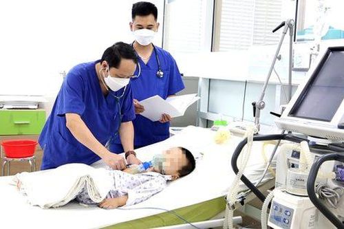 Con khó thở tím tái, đến viện mới phát hiện trẻ bị hóc dị vật
