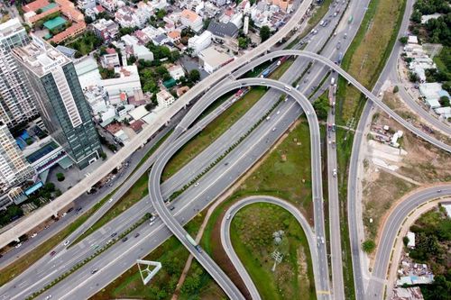 TP HCM nghiên cứu mở làn đường riêng cho xe đạp trên xa lộ Hà Nội