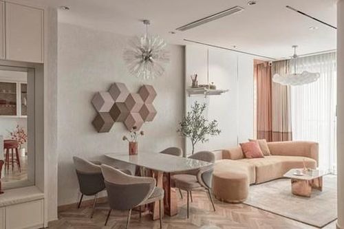 Căn hộ tông hồng ánh kim lạ mắt, riêng tiền làm nội thất đã hơn 2 tỷ đồng