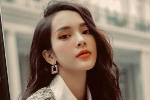 Thời trang đời thường của Quỳnh Lương - nữ chính 'Lối nhỏ vào đời': Đa dạng, phá cách hơn trên phim