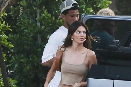 Kendall Jenner chia tay ngôi sao bóng rổ