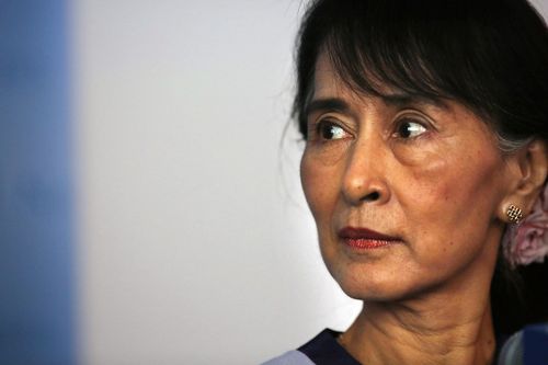 Bà Aung San Suu Kyi bị biệt giam