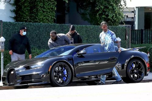 Rapper Travis Scott tậu siêu xe Bugatti Chiron giá 5,5 triệu USD