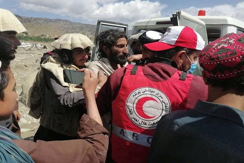 Lực lượng cứu nạn Afghanistan chật vật tiếp cận khu vực hứng chịu động đất