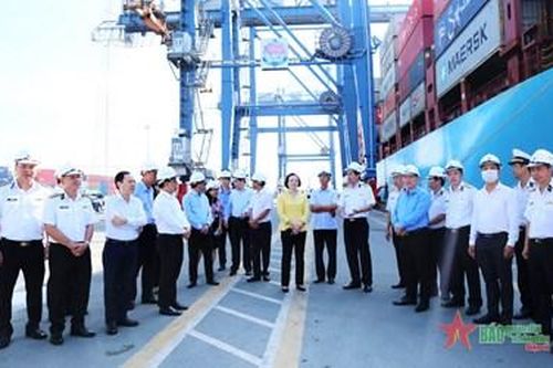 Bộ trưởng Bộ Nội vụ thăm Tổng công ty Tân Cảng Sài Gòn