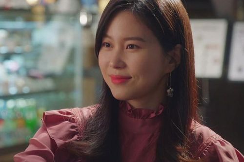 Chị đồng nghiệp ngồi cạnh gửi cho bạn trai tôi một bức ảnh, tôi sốc óc tới mức 'đứng hình'