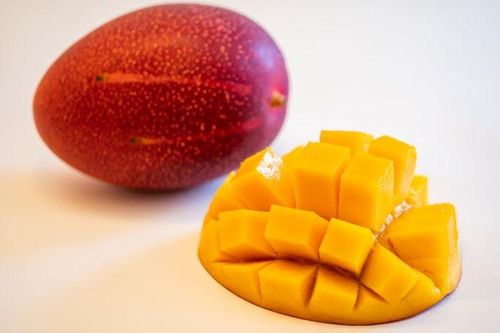 Quả xoài này có gì đặc biệt mà giá gấp 3.000 lần thông thường?