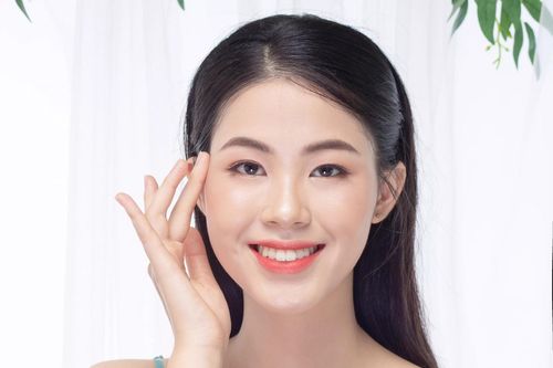 Nữ sinh viên Thủ đô tài sắc nổi bật