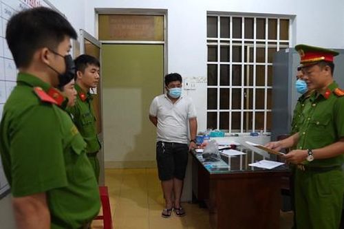 Khởi tố bị can, bắt tạm giam tài xế xe khách gây tai nạn khiến 1 người chết 2 người bị thương