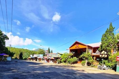 Các ki-ốt, công trình trái phép bị buộc tháo dỡ ở thắng cảnh hồ Tuyền Lâm