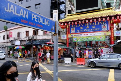 Malaysia tung gói hỗ trợ 143 triệu USD giúp hộ nghèo vượt 'bão lạm phát'