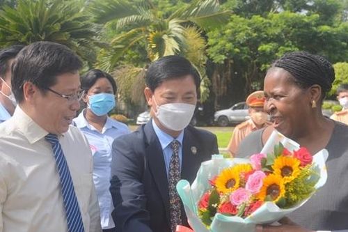 Chủ tịch Quốc hội Cộng hòa Mozambique thăm Viện lúa ĐBSCL